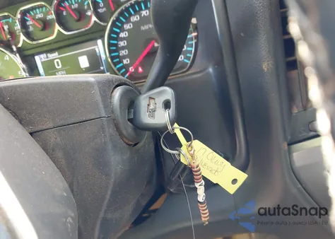 2017 Chevrolet Silverado 1500 2Lt из США, поврежденный, VIN 3GCUKREC8HG144700